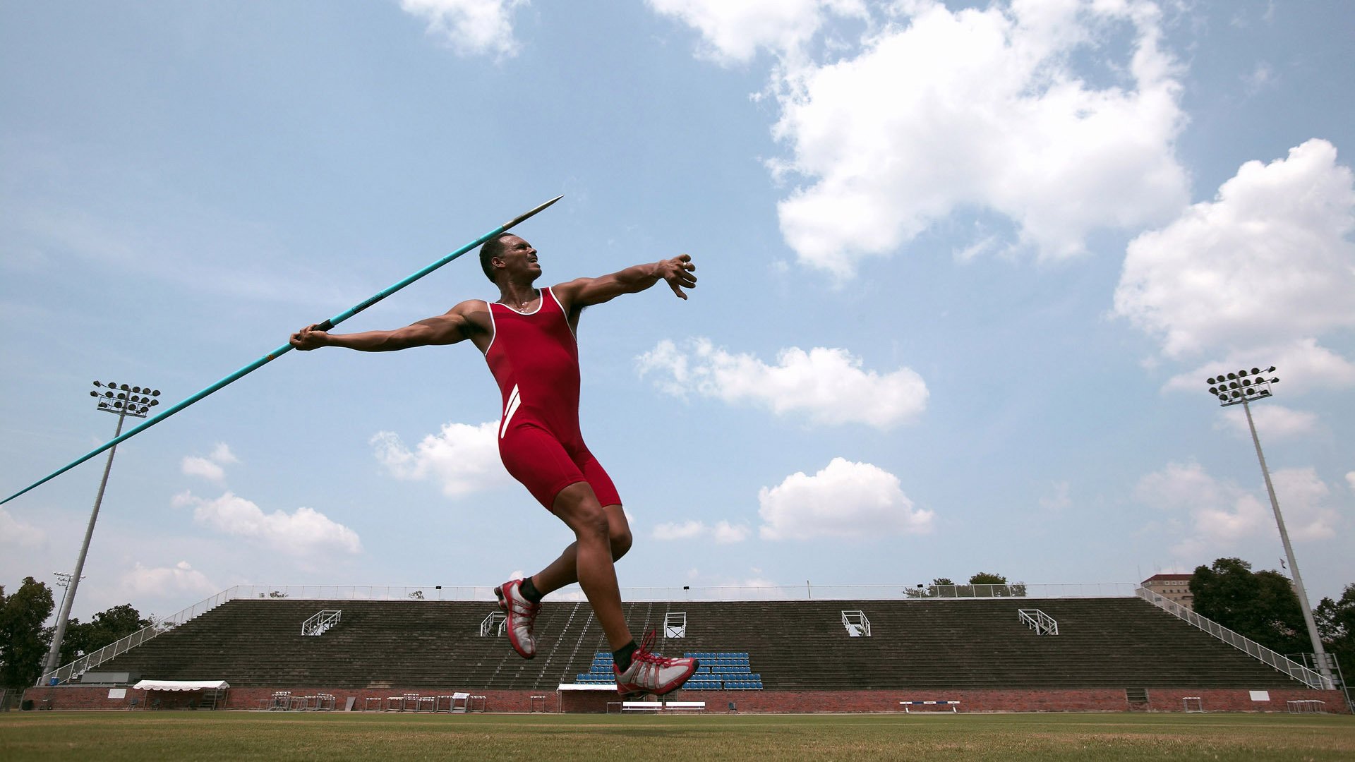 国家队在备战中注重体能与技术平衡，国家队体育的重视